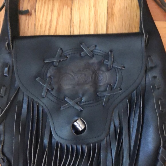 Black leather satchel with fringe - Picture 2 of 2